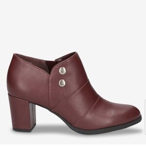 Easy Street Leilani Bootie in Burgundy
